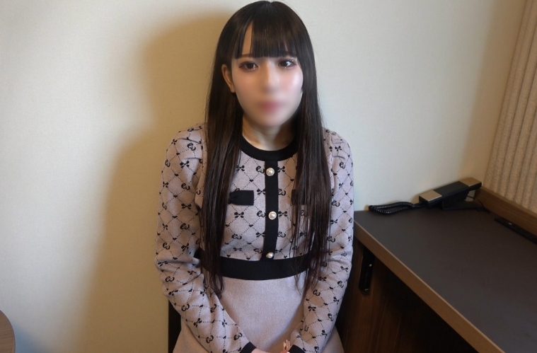 Massive tide flooding!? It was supposed to be just an interview, but she got horny and invited herself to cum inside herself, saying, "I want your dick.''