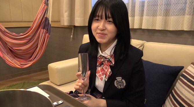 [Neat angel] How to do the product Serious face face ww At the end of the class, Oji's raw chin is pumped in the cum of Ooho!