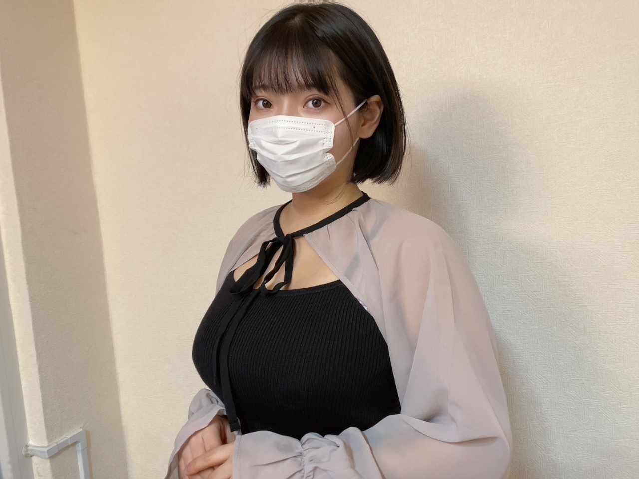 [Flashing white-eyed orgasm] Anyway, a lewd G-cup busty housewife explodes her instincts at the pleasure of NTR copulation [Sunao] [Review bonus included]