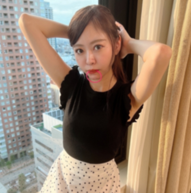 3 shots Re-appeared by request A bottom man stains the upper and lower mouths of a fair-skinned beautiful slender and intelligent female medical college student with semen