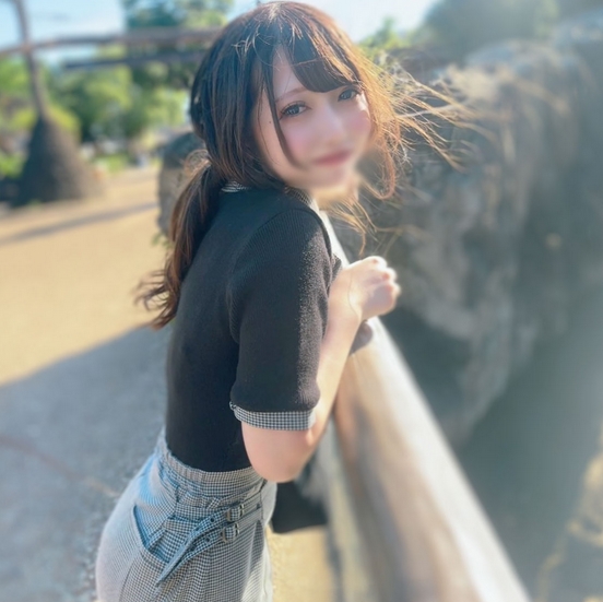[First appearance] Nosaka, an 18-year-old girl who attends an international school in Kansai, captivates everyone with her fluffy E-cup and fair-skinned skin, and I defile her with a huge amount of creampie.