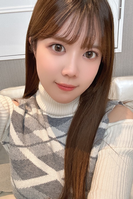Haruka-chan who has a beautiful and talented gravure body with divine breasts After insertion her body convulses and her vagina cums many times The service and the blowjob with plenty of saliva in the back of her throat were also the best