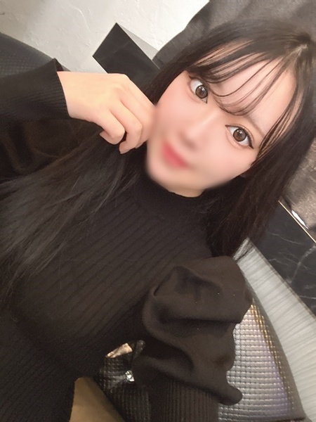 A beautiful first-class hotel receptionist with beautiful breasts and legs Sayaka has no experience with men and will show off her naive naughtiness full of awkward amateur feeling
