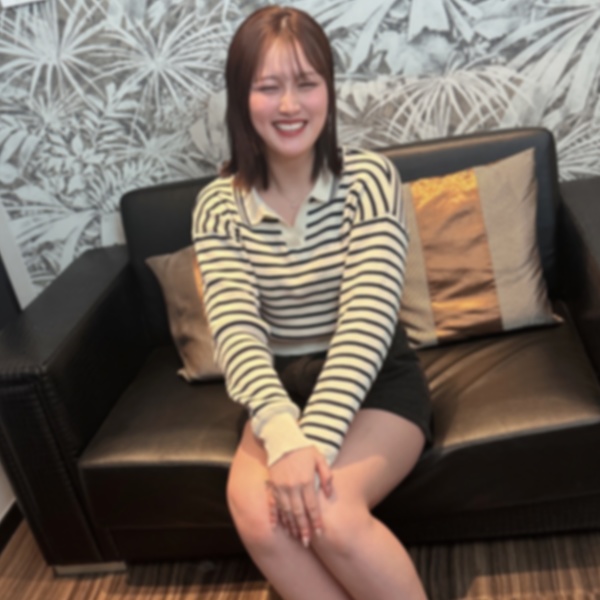 I met a 20-year-old female college student at a group party who was worried about job hunting and I gave her a private creampie lesson to relieve the stress of an interview