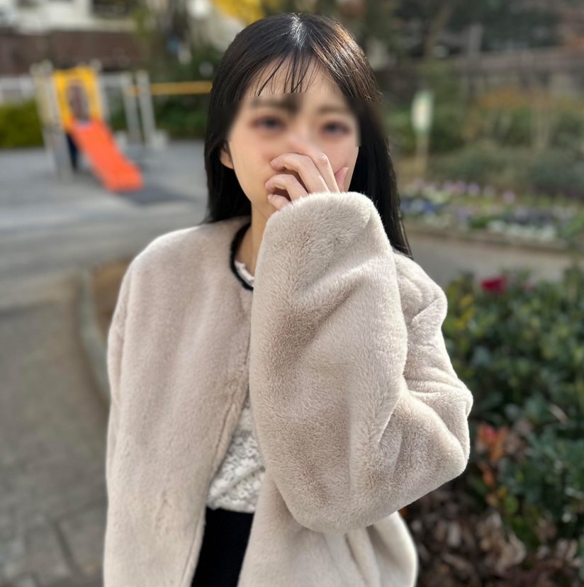 A 148cm tall, petite, delicate office lady begs for creampie by saying, Please sperm♥ and makes her cum like crazy with her soft white skin and slender style.