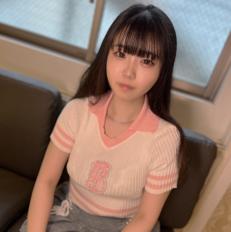 [First shoot] 20 years old, 148cm fair-skinned, beautiful butt, and her body is so good that she smiles during intense thrust sex. [No...] Even though she says that, she ignores her, sniffs, and is impregnated deep inside her pussy