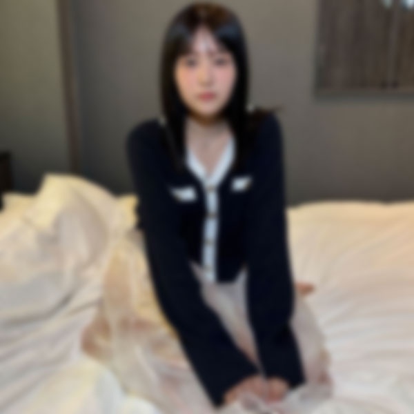 [Uncensored][Face revealed] Individual footage of a housewife who is quite neat and doesn't want to get dirty
