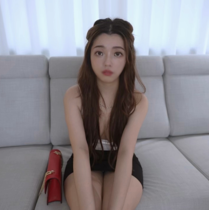 A cruel KOL who came to hand over her panties [don't touch them without permission] said, but love juices pour out from her pussy, and inserts her into her lewd body and reaches orgasm