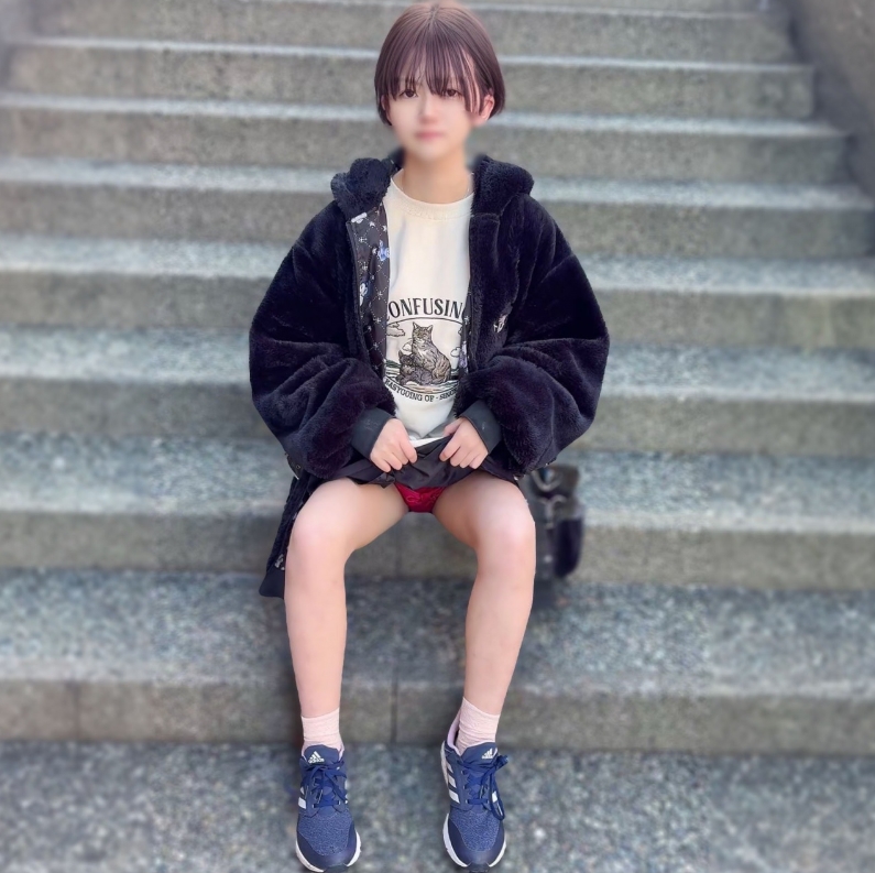 *Sold out 1980 points!! ︎[Face not revealed] From April, 149cm short police officer, 100cm tall, high school girl, Yuuki, appears, with a serious personality and extremely unfair mako, cums twice and creampies ♡