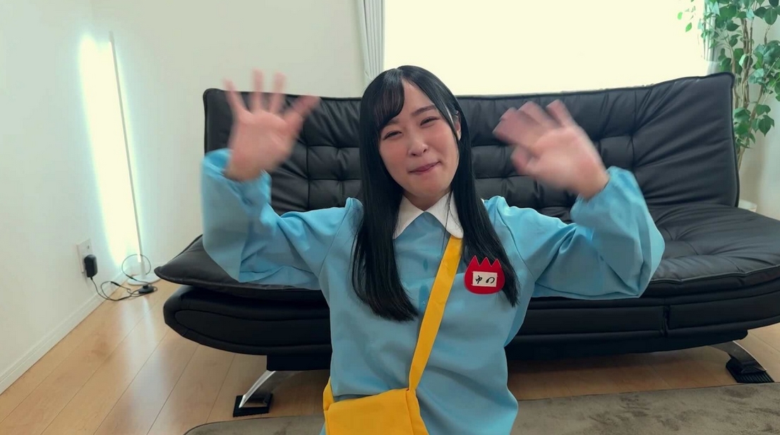 [Completely uncut/7 true shots in a row] A beautiful woman with long black hair and white arms continuously swallows semen that has been accumulated for over 5 days