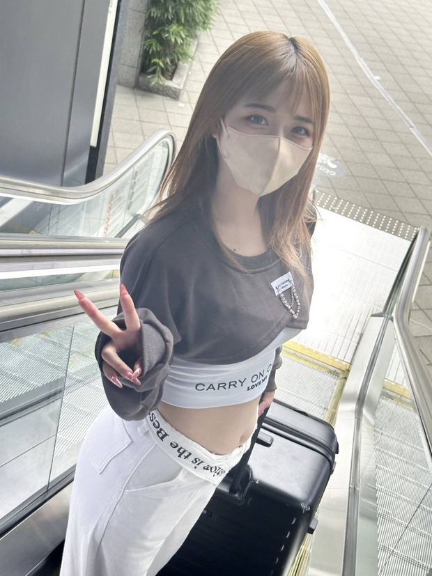 [Famous Magazine Model] Big-Breast Beauty Influencer One-shot, raw creampie shoot with a daily wage of 1.8 million yen [70 minutes high quality bonus]