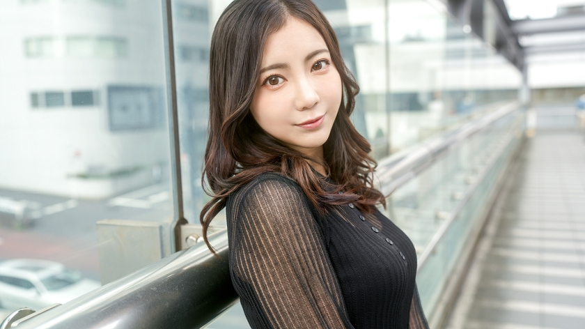 [Moteaura x Experienced Sensitive Body] A 32-year-old beautiful influencer smiles and says, 