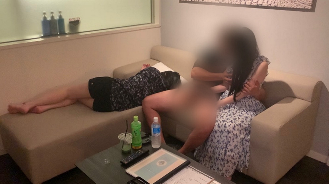 (Limited to 20 people first come first served) As it is a neat, black-haired amateur threesome sex video, it may be a bit shaking, but it is realistic