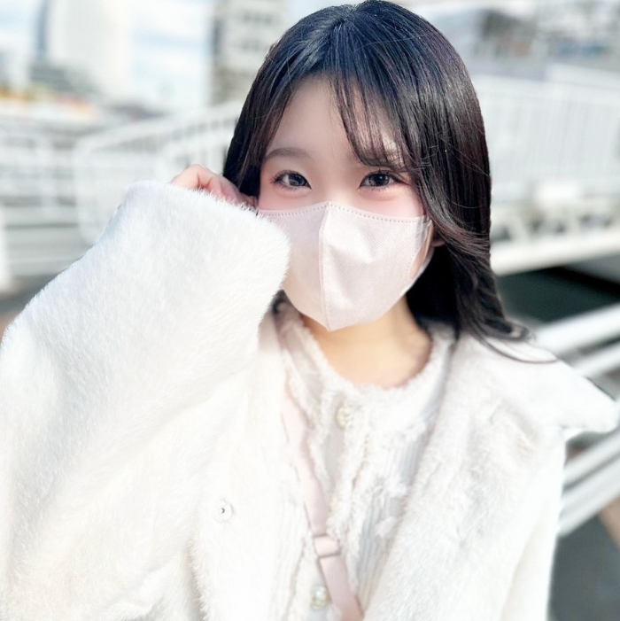 [First photo] Idol of the grade with a natural charm ♥ The innocent boxed musume is exposed to the windows of the skyscr**ers many times!