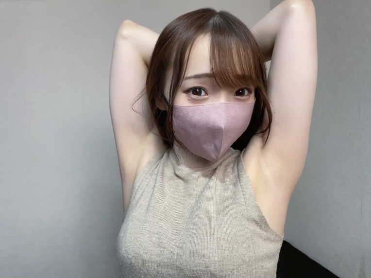 [Woman who can cum 21 times a day] A slender beauty JD in heat, squirting with a veterinary self-pissing [Rina (23)] [Review Bonus]