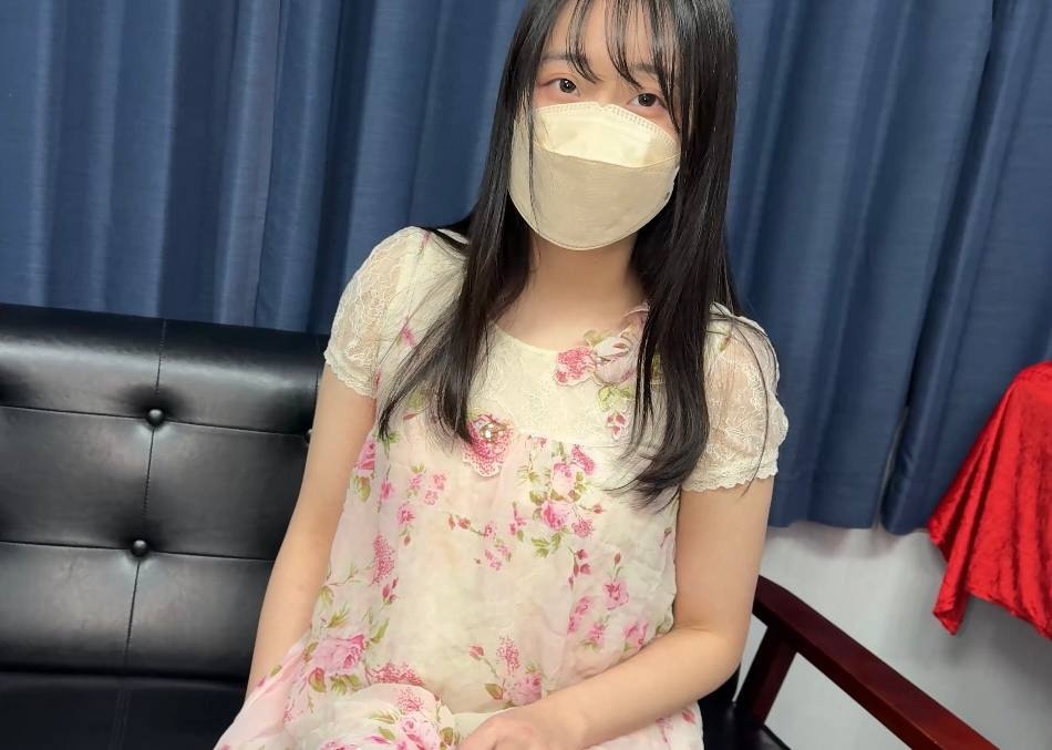 *A complete amateur 18 years old *He teaches the cute Nguyen, a baby face from Vietnam, how to do it in Japan, and is extremely shy and has the best response.