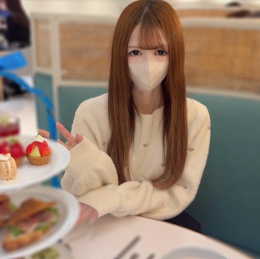 *Completely out [exposed face] A cabaret girl working in Kabukicho can't say the content as a video, but she's creampied